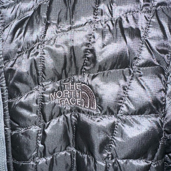 THE NORTH FACE Women's Thermoball Eco Hoodie Women’s XS Black - Picture 2 of 11